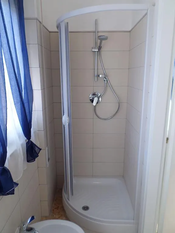 Bed & Breakfast Le Midi Versilia Lido di Camaiore
