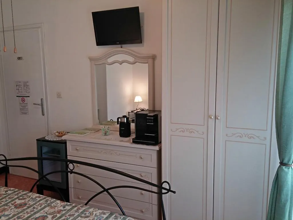 *** Bed & Breakfast Le Midi Versilia Lido di Camaiore Italy