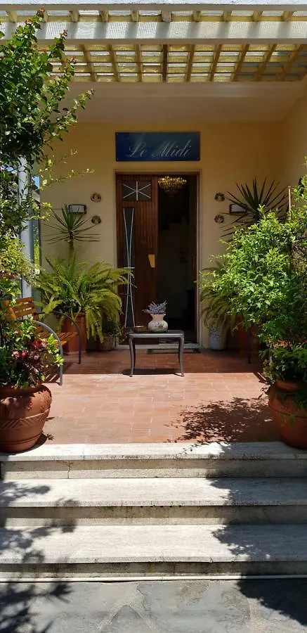Le Midi Versilia Lido di Camaiore Bed & Breakfast